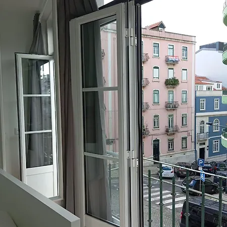 Apartamento Bernardim Ribeiro - 1ª Andar Homestay Lisbon