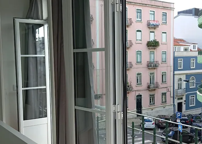 Apartamento Bernardim Ribeiro - 1ª Andar Проживання в сім'ї Лісабон