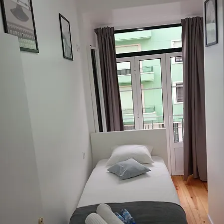 Apartamento Bernardim Ribeiro - 1ª Andar Accommodatie bij particulieren *